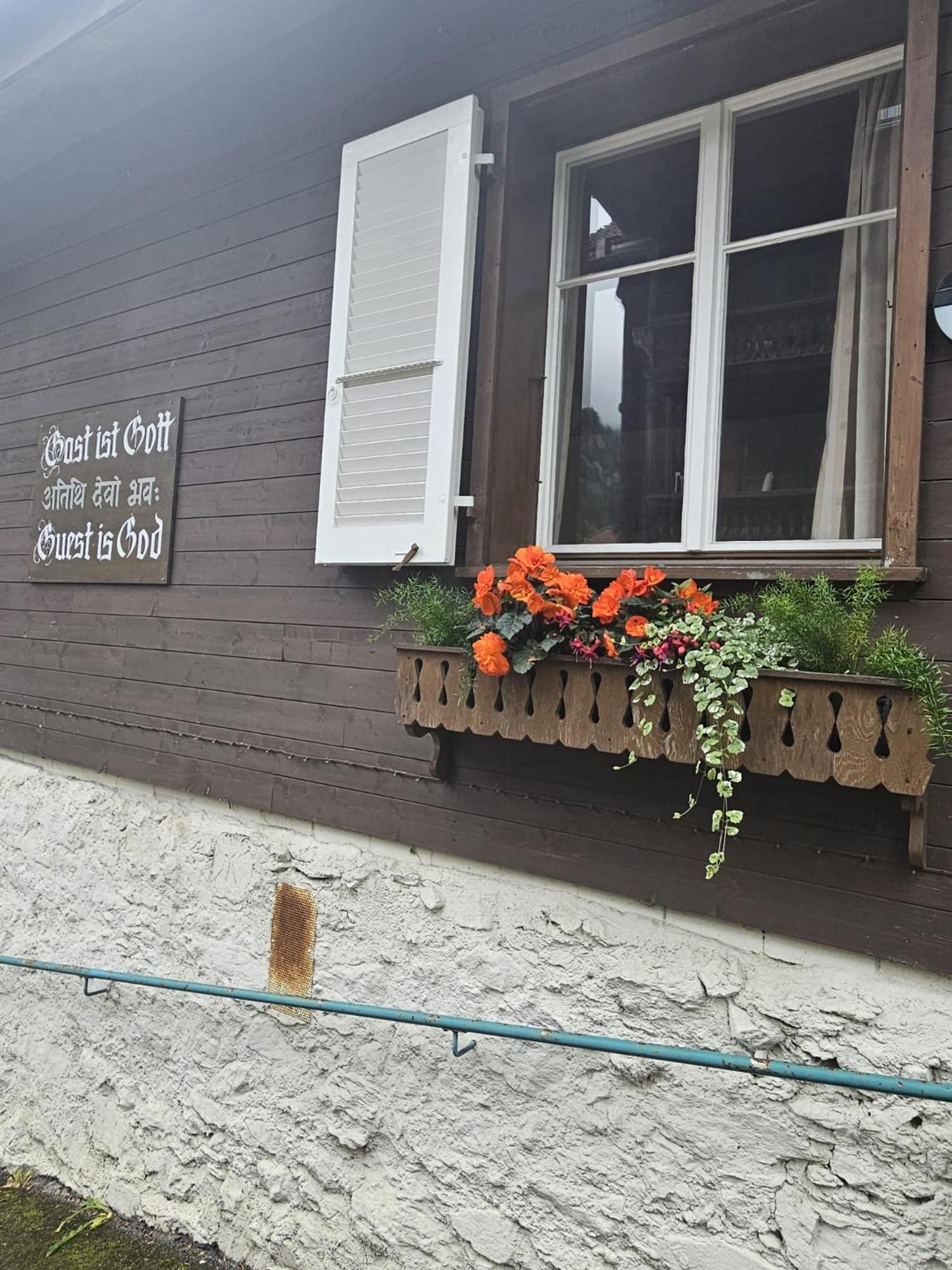 Chalet Maithili Lauterbrunnen -152-Year-Old Majestic Chalet エクステリア 写真